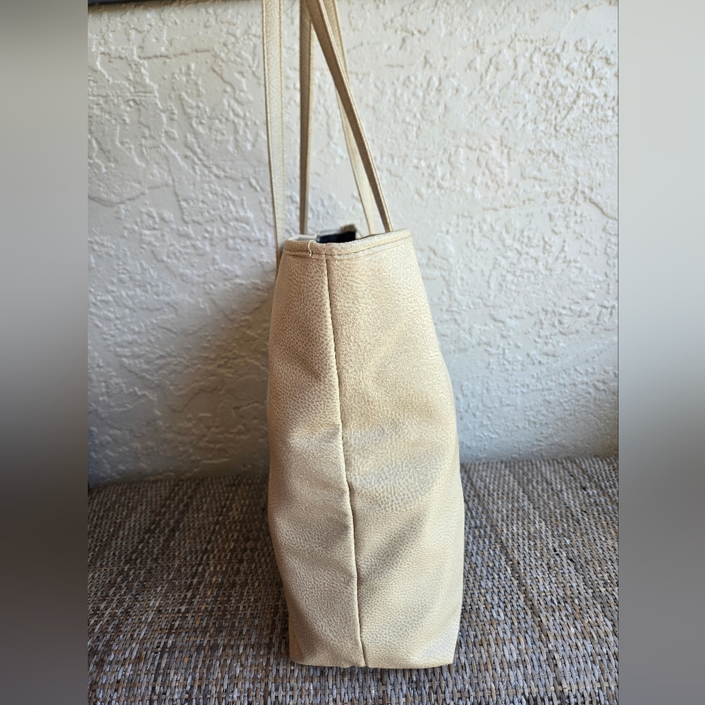 Calvin Klein Cream Faux Leather Tote Shoulder Bag Large Minimalist Work Bag - Picture 2 of 7